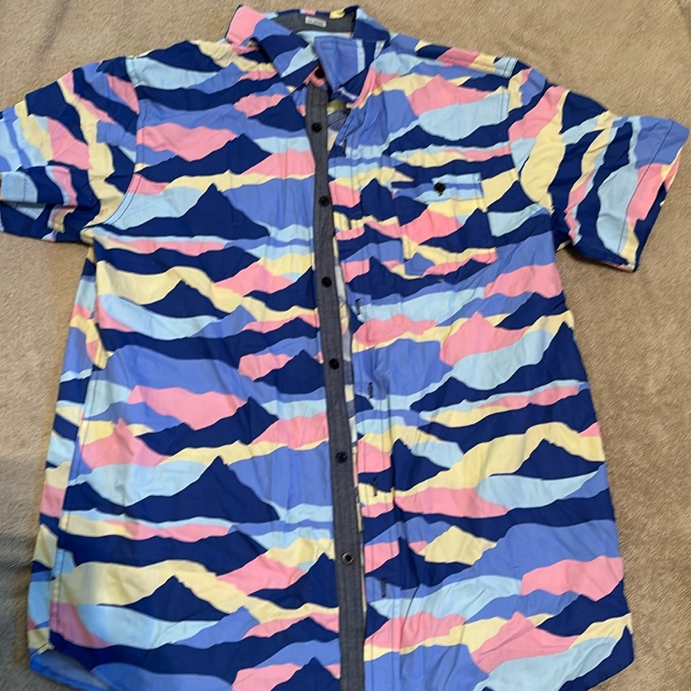Men’s button down short sleeve eighty eight brand